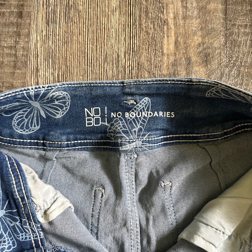 No Boundaries Blue Butterfly Jean Shorts - Picture 3 of 4